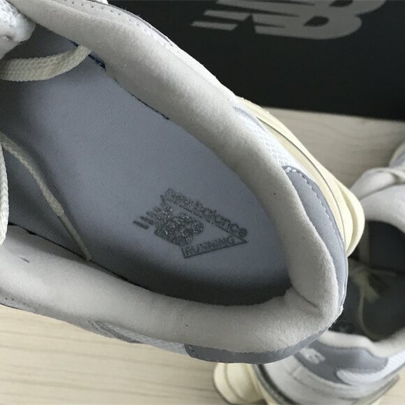 New Balance 9060 Light Blue Mens Sports Casual Shoes - Picture 6 of 14